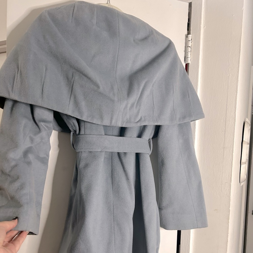 Ellie Tahari coat! Keeps you warm and so great to dress up or down. - Picture 3 of 4